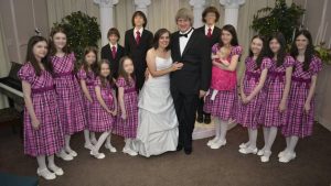 Impacto por pareja que mantenía secuestrados y encadenados a sus 13 hijos