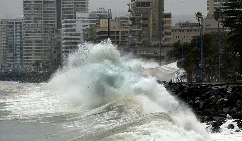 ¡Atención veraneantes! Armada anuncia marejadas "anormales" para la costa del país