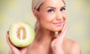 Despídete de la flacidez con esta mascarilla de melón y manzana