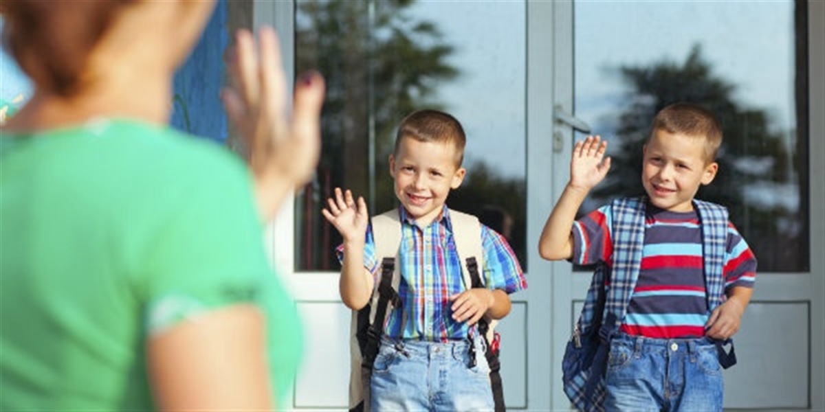 ¿Qué hacer si nuestros hijos no quieren saludar a nuestros conocidos?