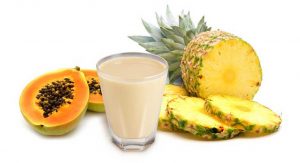 Prueba este efectivo batido de papaya y piña para bajar de peso