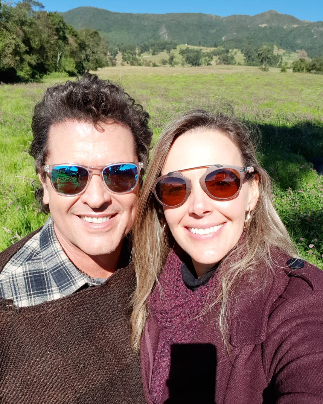 Carlos Vives y su esposa