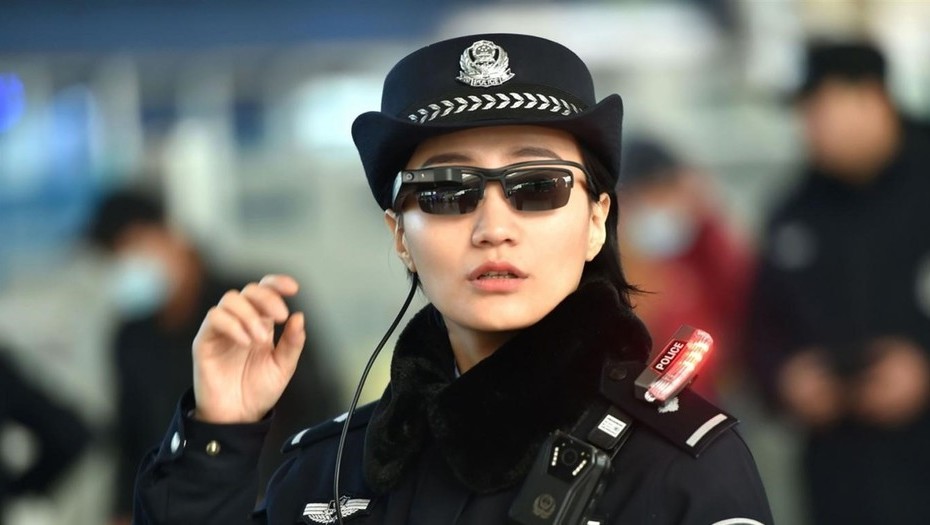 ¿A lo "Black Mirror"? Policía china está usando lentes para identificar a posibles sospechosos