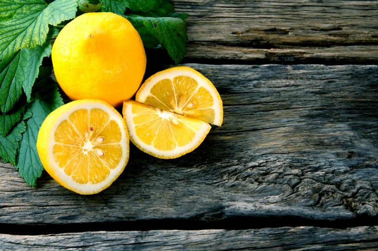 4 alternativas para reemplazar el limón en tus ensaladas
