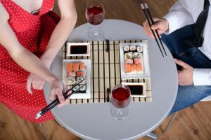 ¿Quieres tener una cita con tu pareja? ¡Participa por una cena en Nippon Sushi!