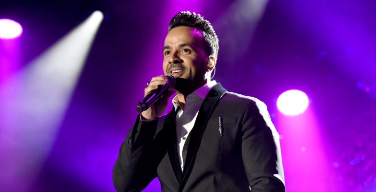 ¡Luis Fonsi sorprende con divertida imitación de Justin Timberlake!