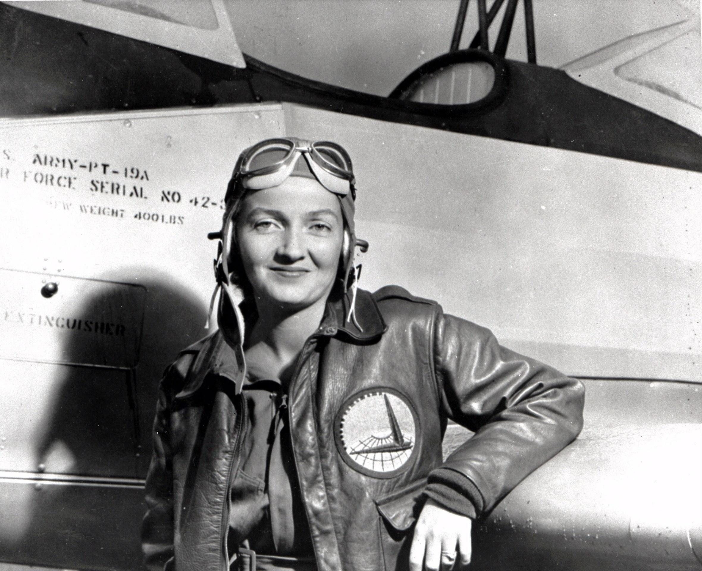 La historia de lucha de Margot Duhalde, la primera piloto de guerra de Chile que falleció a los 97 años — FMDOS