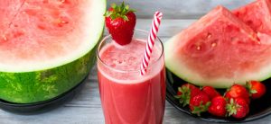 Descubre los poderosos beneficios del batido de sandía y frutilla