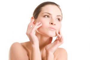 Rejuvenece y aclara tu piel con esta efectiva mascarilla de linaza