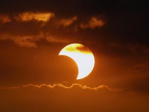 Descubre cómo te influye el Eclipse de sol del 15 de febrero