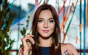 El semidesnudo de Kel Calderón para darle la bienvenida al 2018