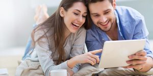 Radiografía tecno del amor: Un 57% comparte contraseñas con la pareja