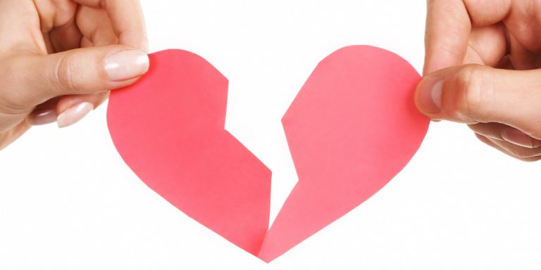 ¡Nuevo quiebre en la farándula! Aseguran que pareja de periodistas terminó su romance