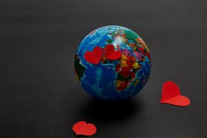 #DíaDelAmorFMDOS: Las 9 tradiciones más extrañas de celebrar el Día de los Enamorados en el mundo