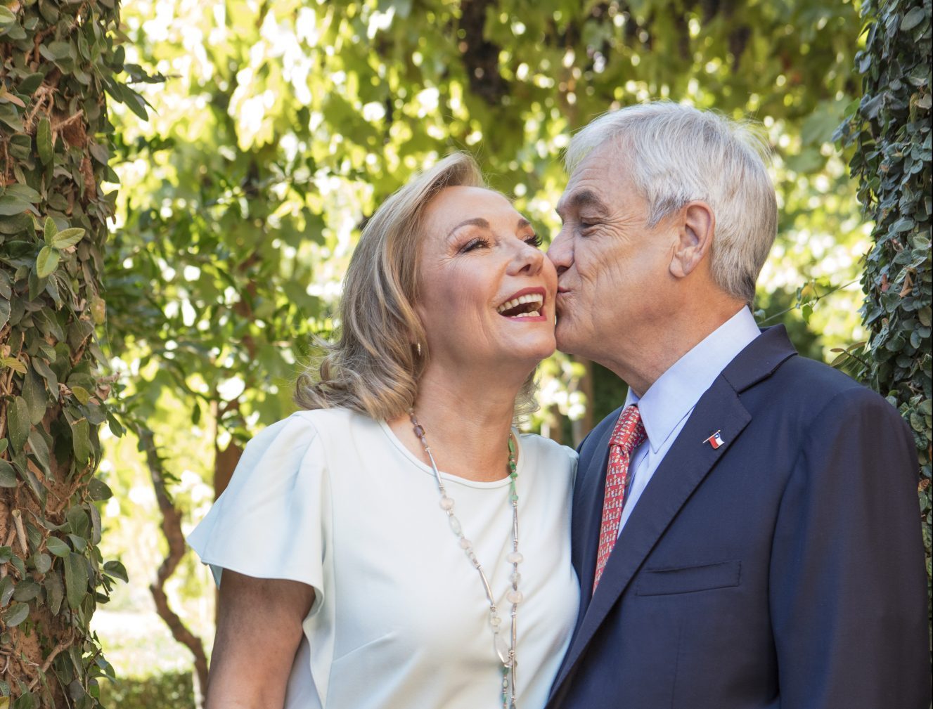 A días de asumir en La Moneda: Sebastián Piñera y Cecilia Morel posan en la revista "Cosas"