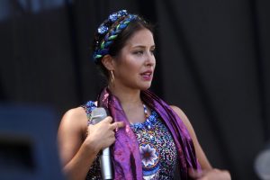 Denise Rosenthal sorprendió con nuevo (y diferente) look