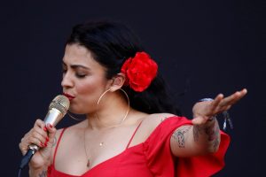 Mon Laferte comparte emotivo e íntimo relato tras su presentación en Lollapalooza Chile