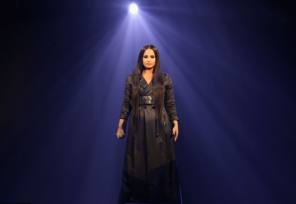 Demi Lovato estrena versión en español de "Tell me you love me", donde habla sobre la equidad de género