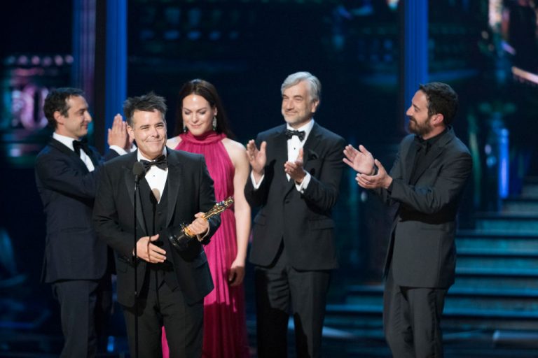 ¡Máxima emoción! Así fue la reacción del equipo de "Una mujer fantástica" tras ganar el Oscar