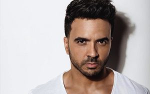 Luis Fonsi le dedica emotivo mensaje a sus dos mujeres