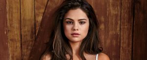 Selena Gómez cautiva a sus seguidores con un atrevido cambio de look
