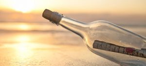 Encuentran mensaje en una botella y ¡es la más antigua en el mundo!