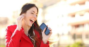 Los 5 beneficios de escuchar música