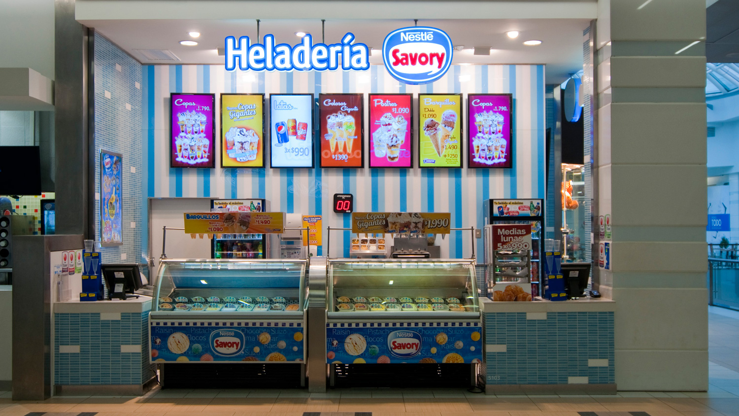 ¡Insólito! Joven madre tuvo que ir a trabajar con su guagua en brazos