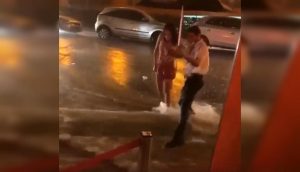 Hombre intenta ser caballero pero no lo pudo lograr