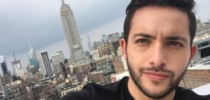 Hugo Valencia se despide entre lágrimas del matinal "Bienvenidos"