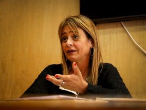 Jacqueline Van Rysselberghe sufre caída en La Moneda