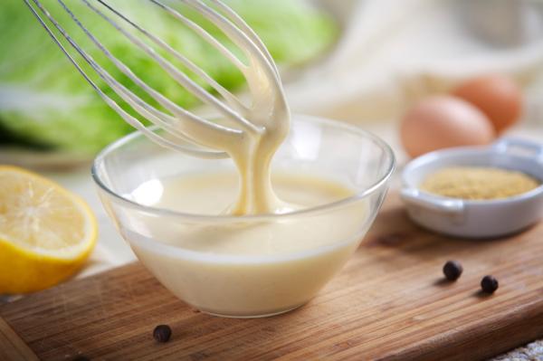 Combate el cabello seco con esta mascarilla mayonesa — FMDOS
