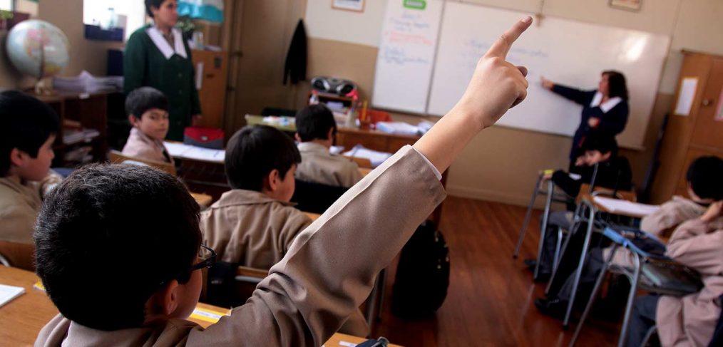 Entregan consejos para explicarles la situación del país a niñas y niños