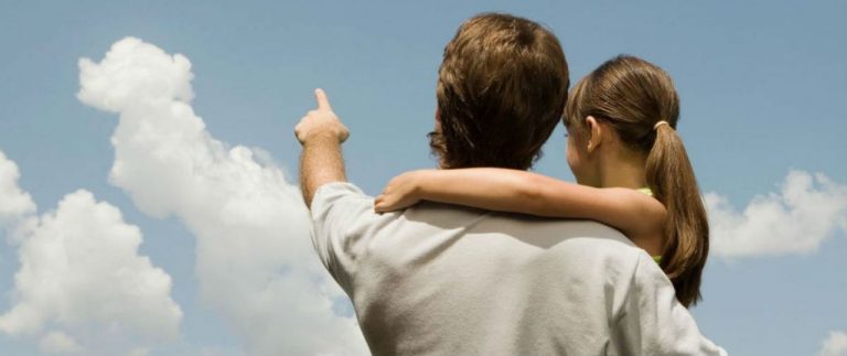 Descubre cómo influye en tu relación de pareja la forma en la que te llevas con tu padre