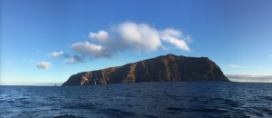 ¡Sobrevivieron! Después 5 meses rescatan a pescadores en isla cerca de Juan Fernández