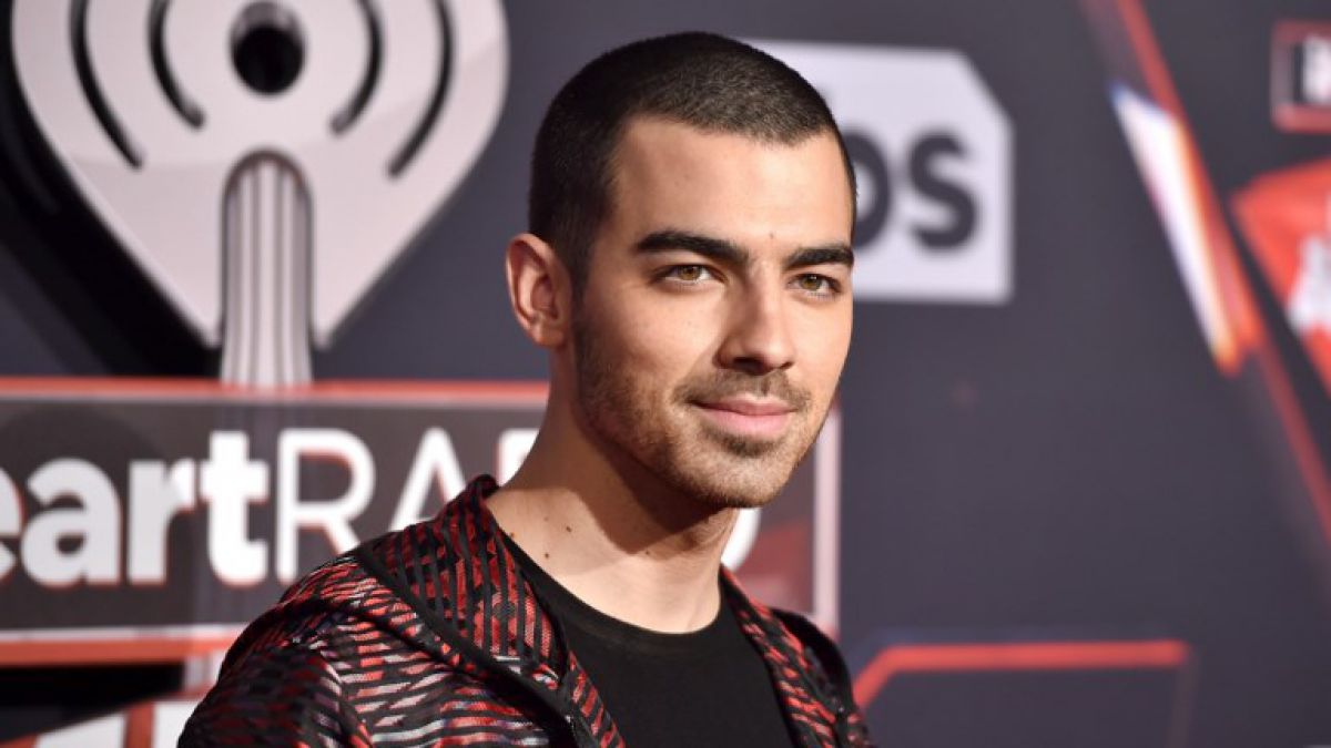 Joe Jonas hace guiño a popular cantante pop y las redes sociales estallan