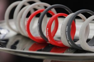 ¿La conoces? Esta pulsera inteligente ayudará a cruzar la calle sin problemas