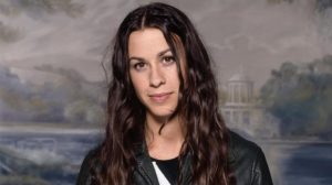 ¿Qué onda? Mira el radical cambio de Alanis Morissette