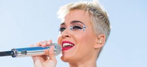 Katy Perry soprende en sus redes sociales con estilo K-Pop