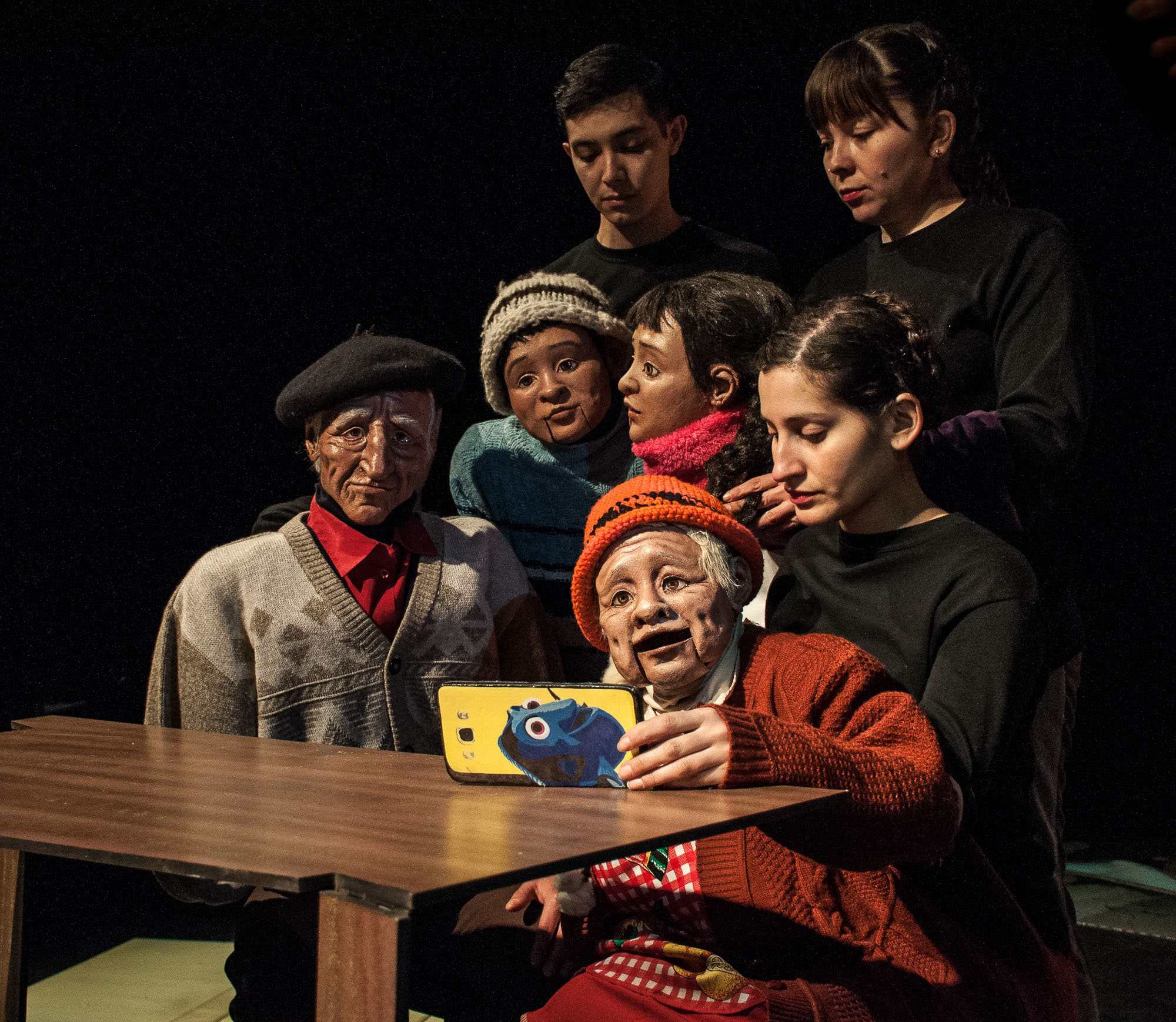 ¿Buscando panorama familiar? Conoce la mitología chilota con la obra "El último pez"