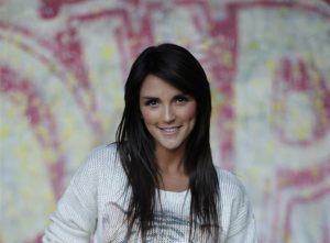 Ex "Pelotón" Romina Martín luce tonificada figura a un mes de dar a luz a su primera hija