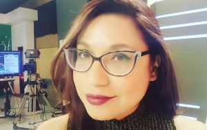 ¡Son iguales! Hija de Alejandra Valle sorprende radical look