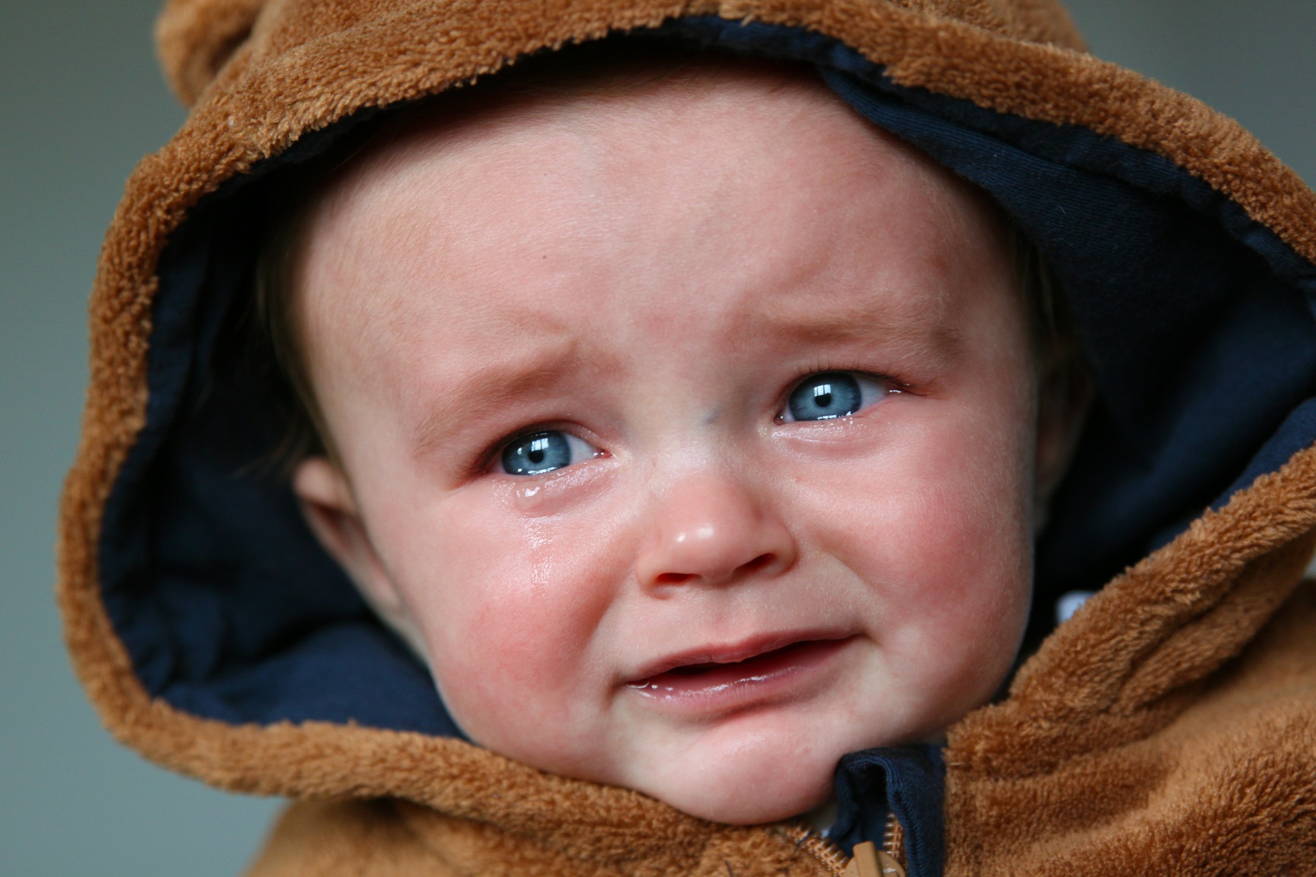 bebe llorando