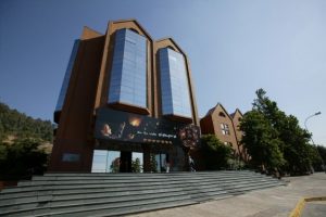 Conocido periodista de Canal 13 confirma contagio de Covid-19