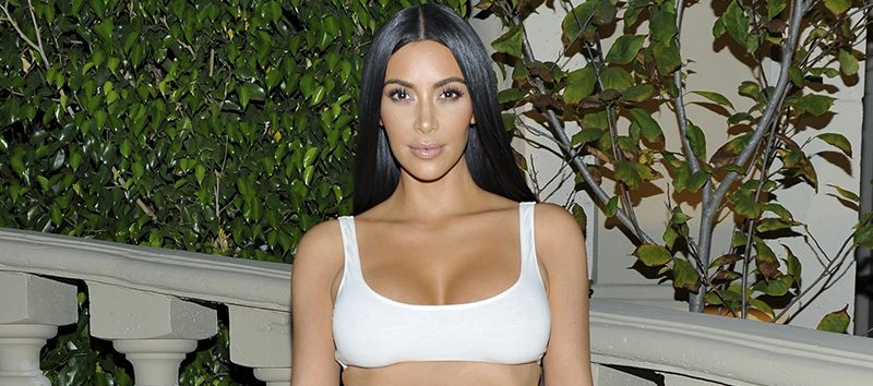 Kim Kardashian sorprende con fotos completamente desnuda
