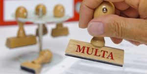 Multinacional que permitió compras con tarjeta de persona fallecida, ahora es millonariamente multada