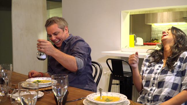 Pamela Díaz comparte video con los chascarros de comercial con José Miguel Viñuela