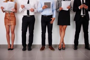 ¿Estar de pie realmente quema calorías y ayuda a adelgazar?