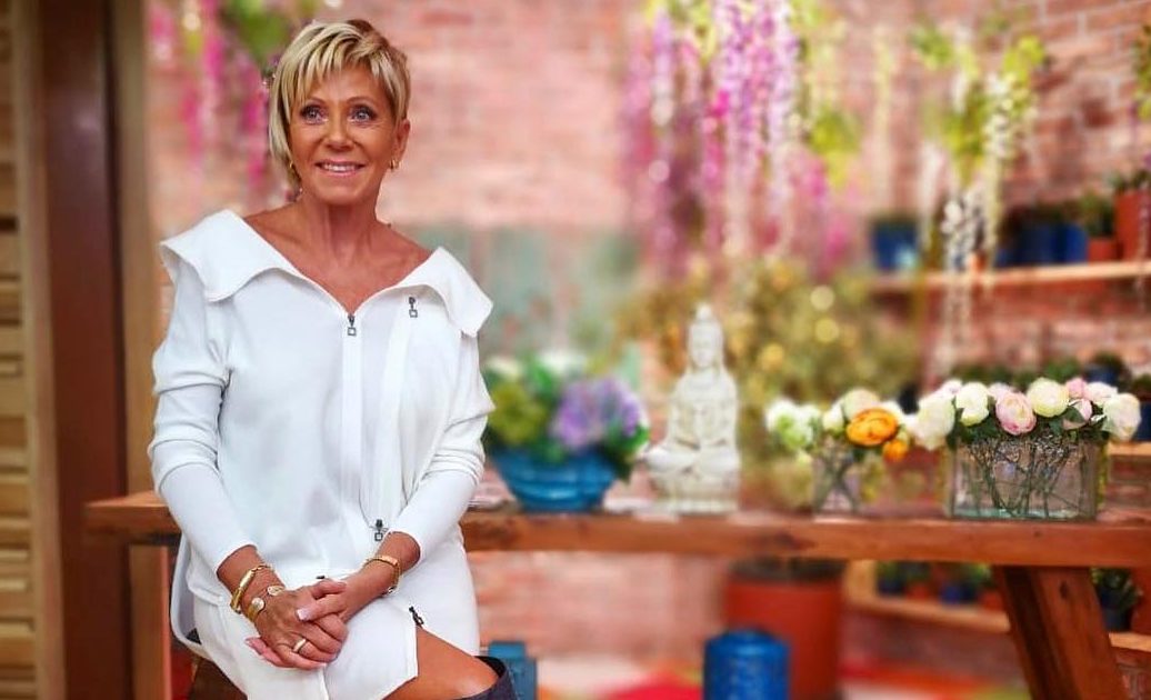 Raquel Argandoña presenta a su hermana ¡Son idénticas!