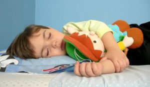 ¿Cómo combatir los terrores nocturnos y las pesadillas en los niños?